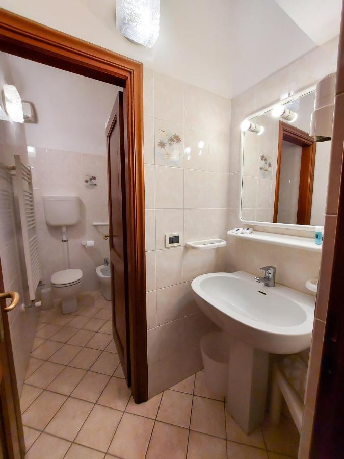 Residence Italia Finale Ligure Buitenkant foto