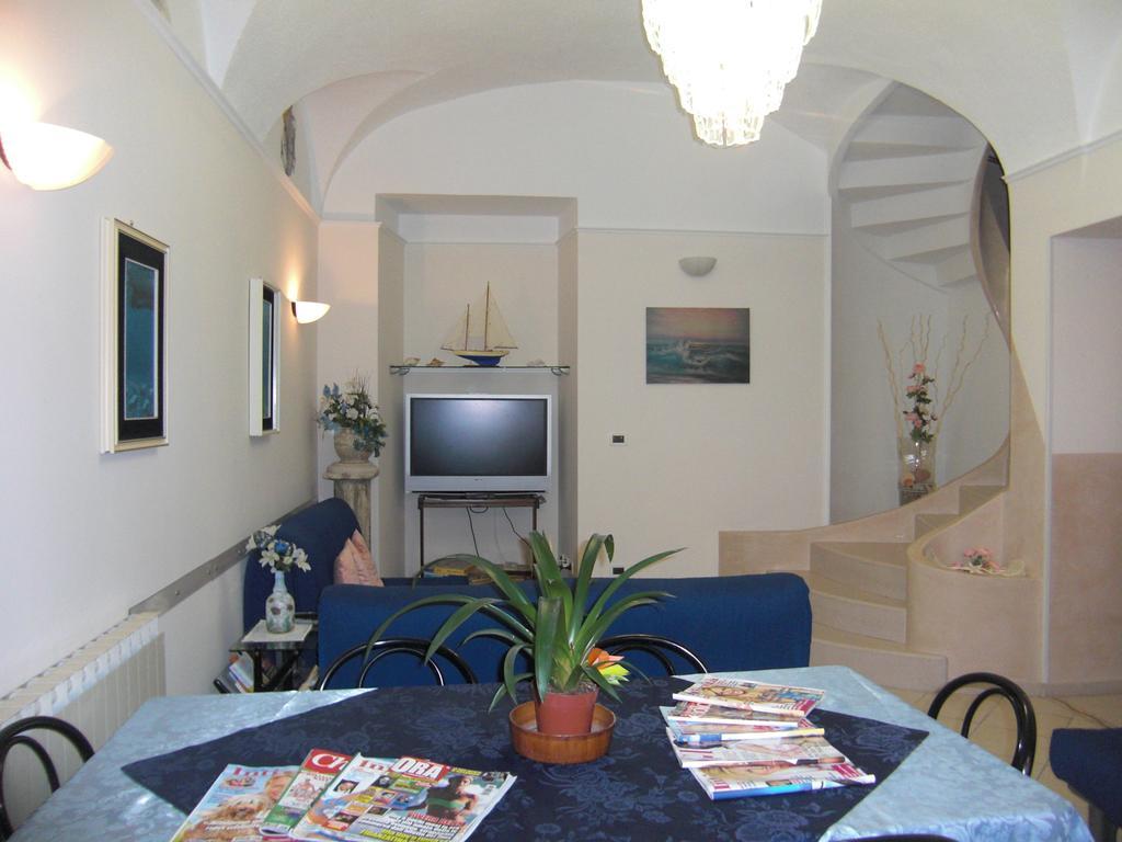 Residence Italia Finale Ligure Buitenkant foto