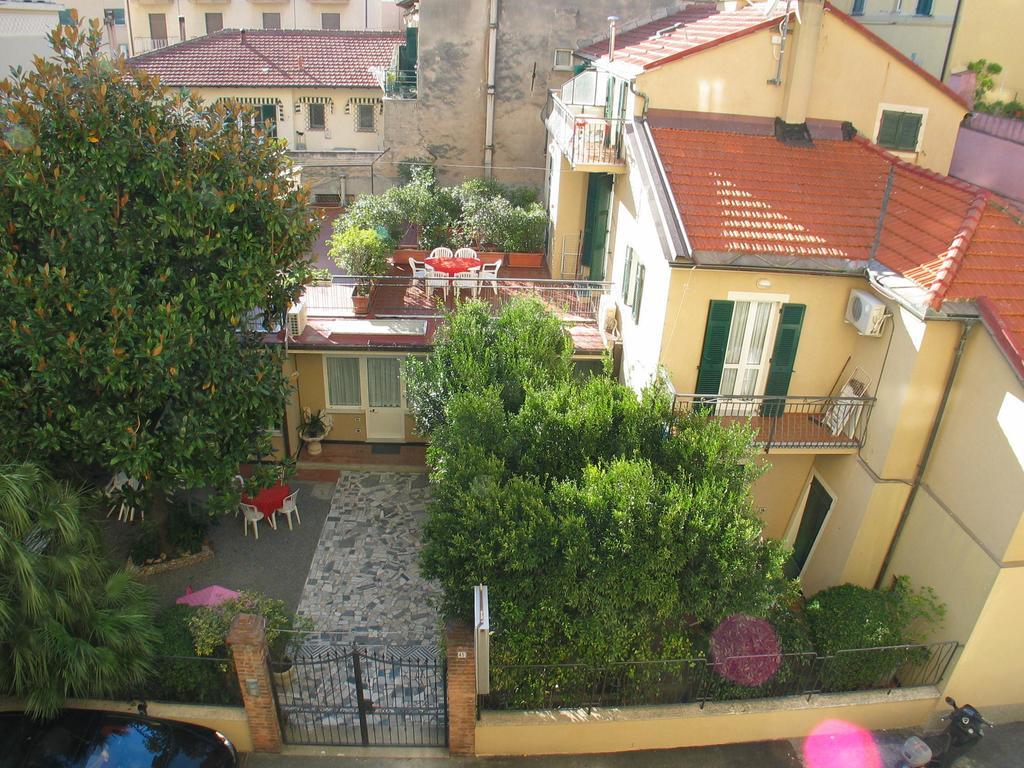Residence Italia Finale Ligure Buitenkant foto